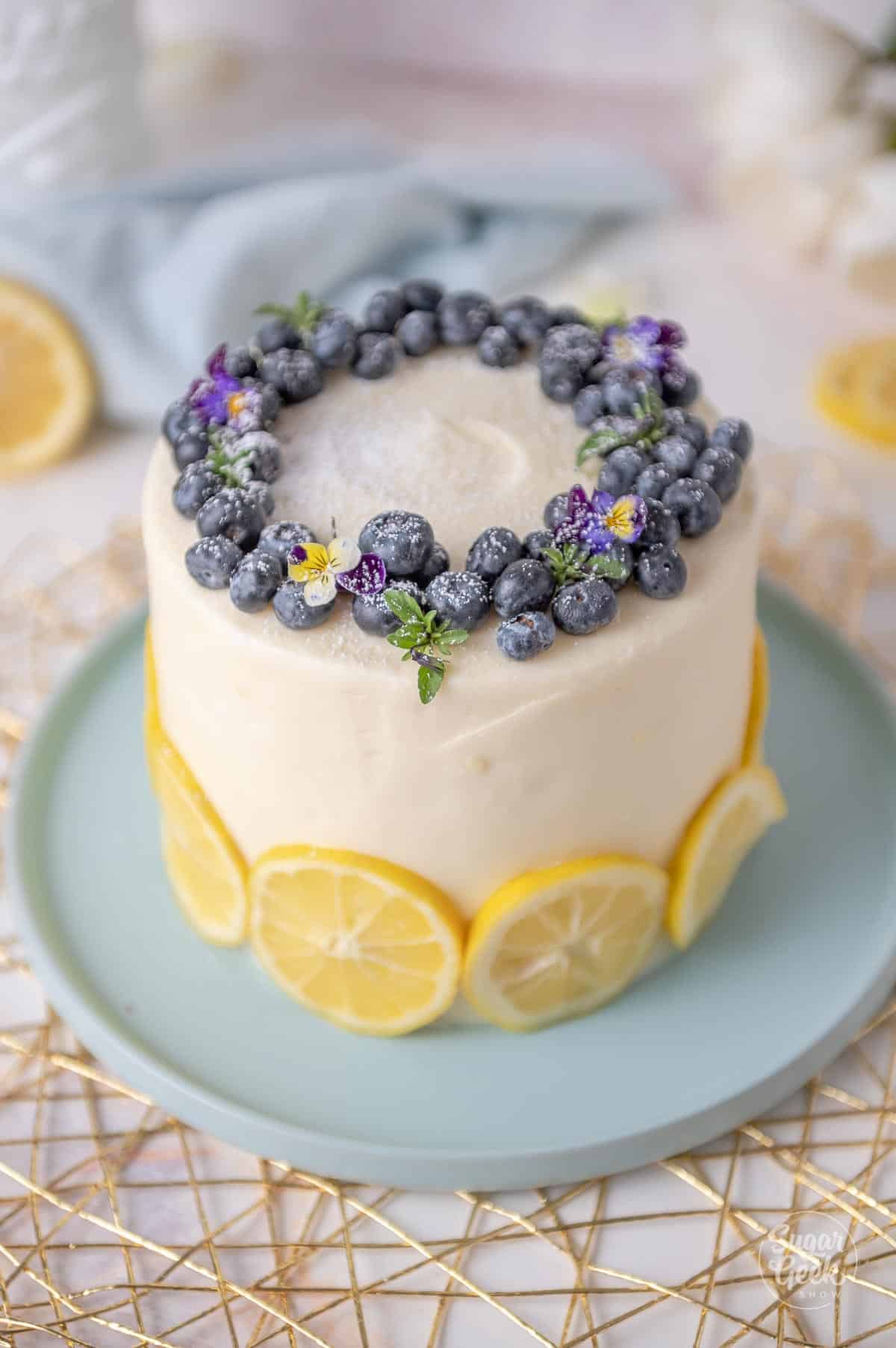 Lemmon and Berries Cake